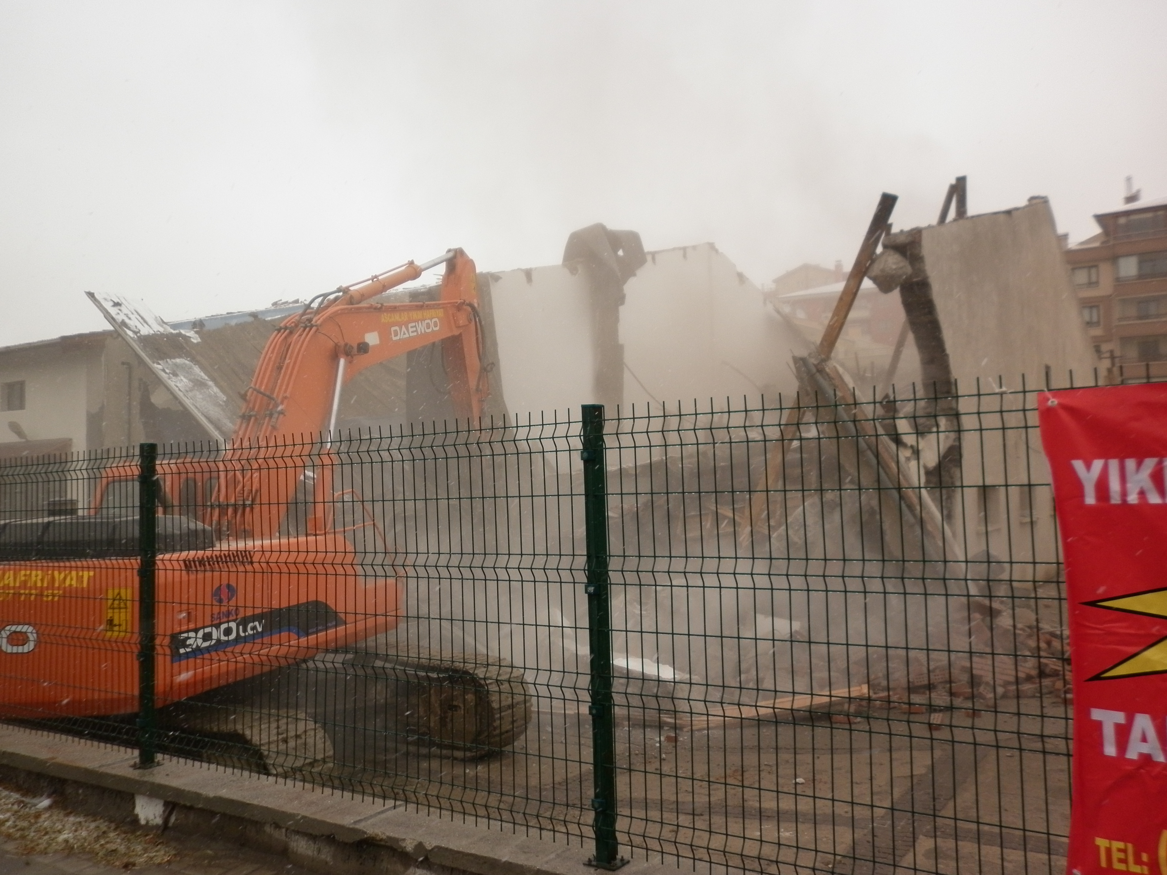 Proje Teslim Öncesi Moloz Temizliği